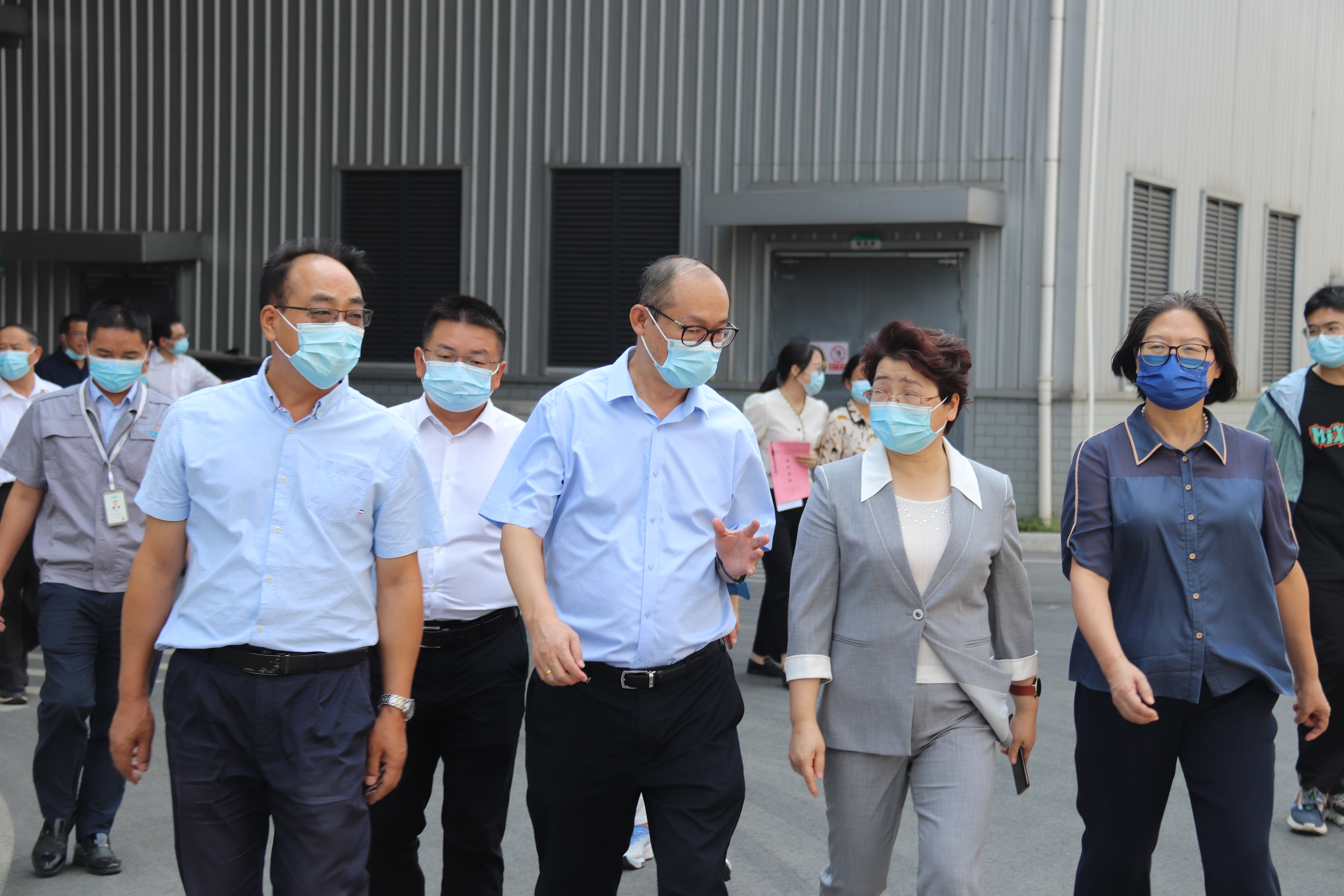 十三屆全國(guó)人大代表邵陽(yáng)小組和部分省、市人大代表2022年專(zhuān)題調(diào)研團(tuán)一行蒞臨我司調(diào)研
